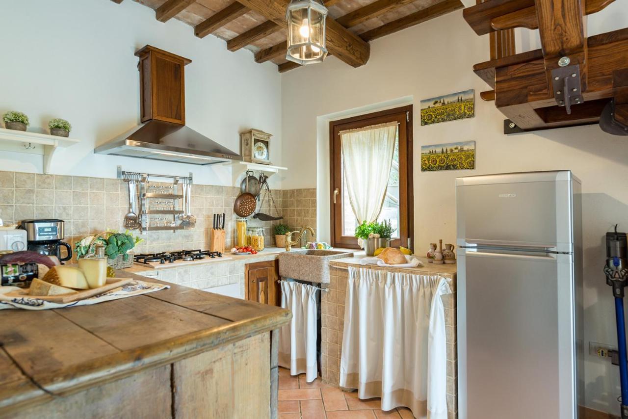 Casale Montegiovi 6, Emma Villas Exterior photo